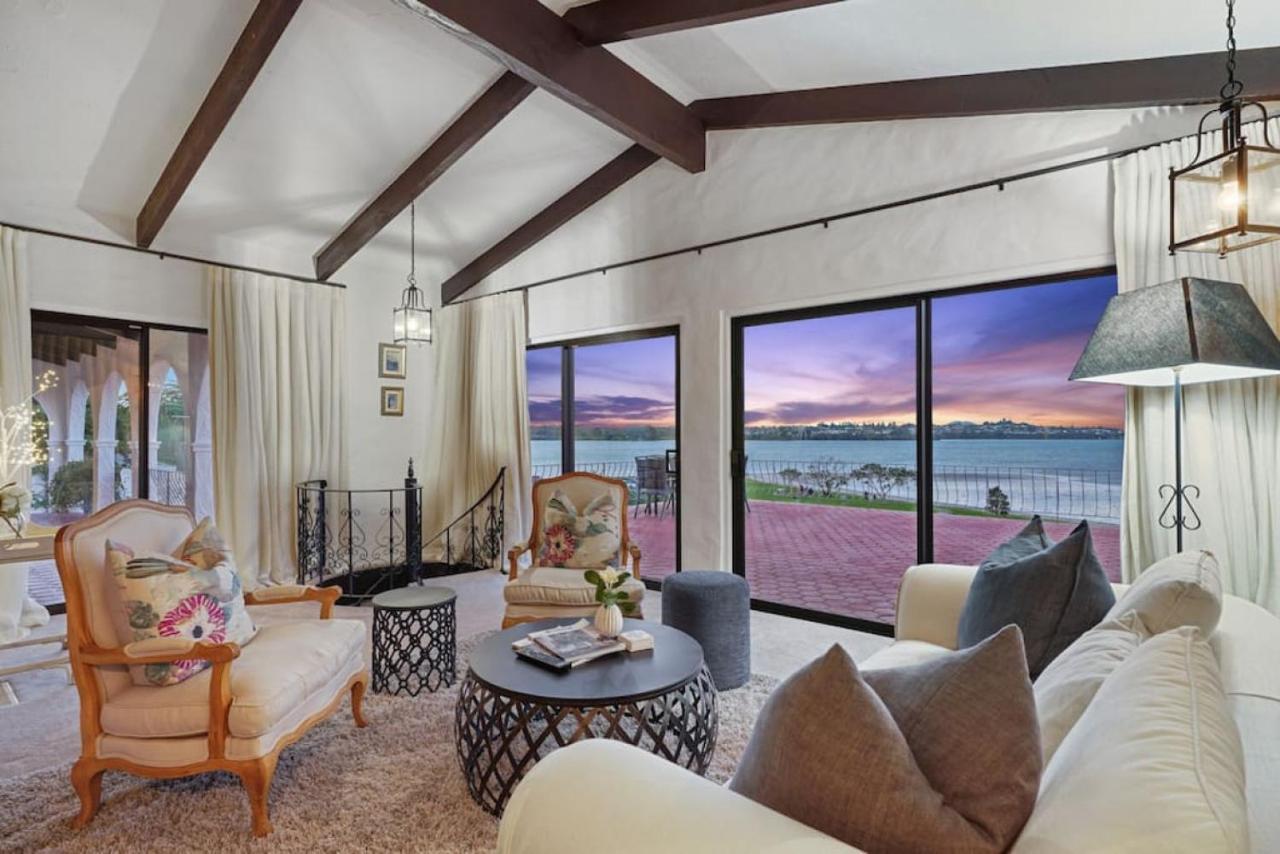 Magnificent Beachfront Mansion - Pool - Fireplace Auckland Zewnętrze zdjęcie