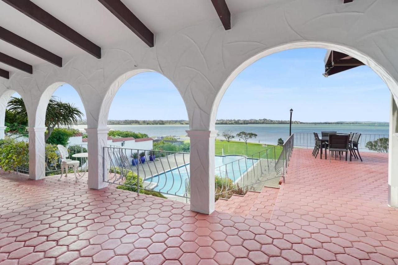 Magnificent Beachfront Mansion - Pool - Fireplace Auckland Zewnętrze zdjęcie