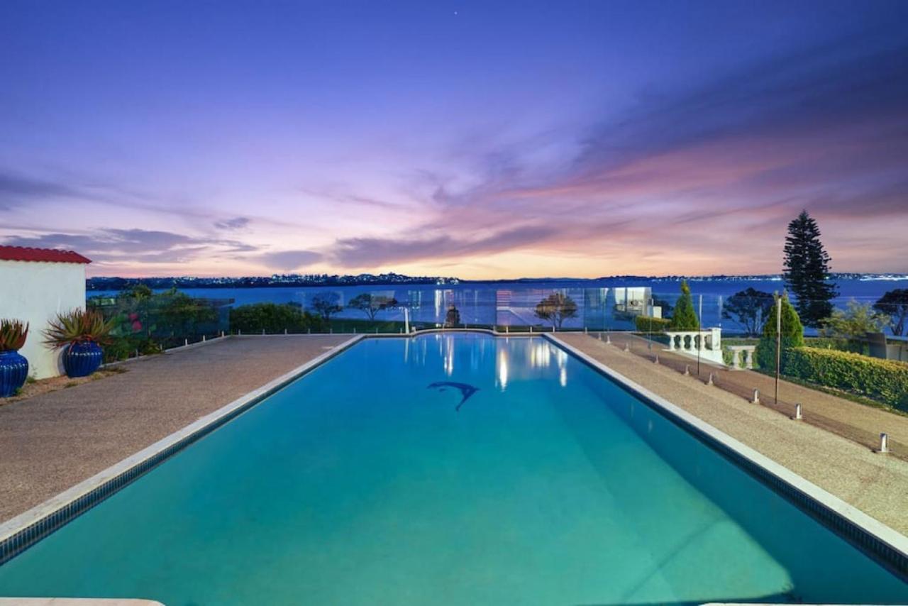 Magnificent Beachfront Mansion - Pool - Fireplace Auckland Zewnętrze zdjęcie
