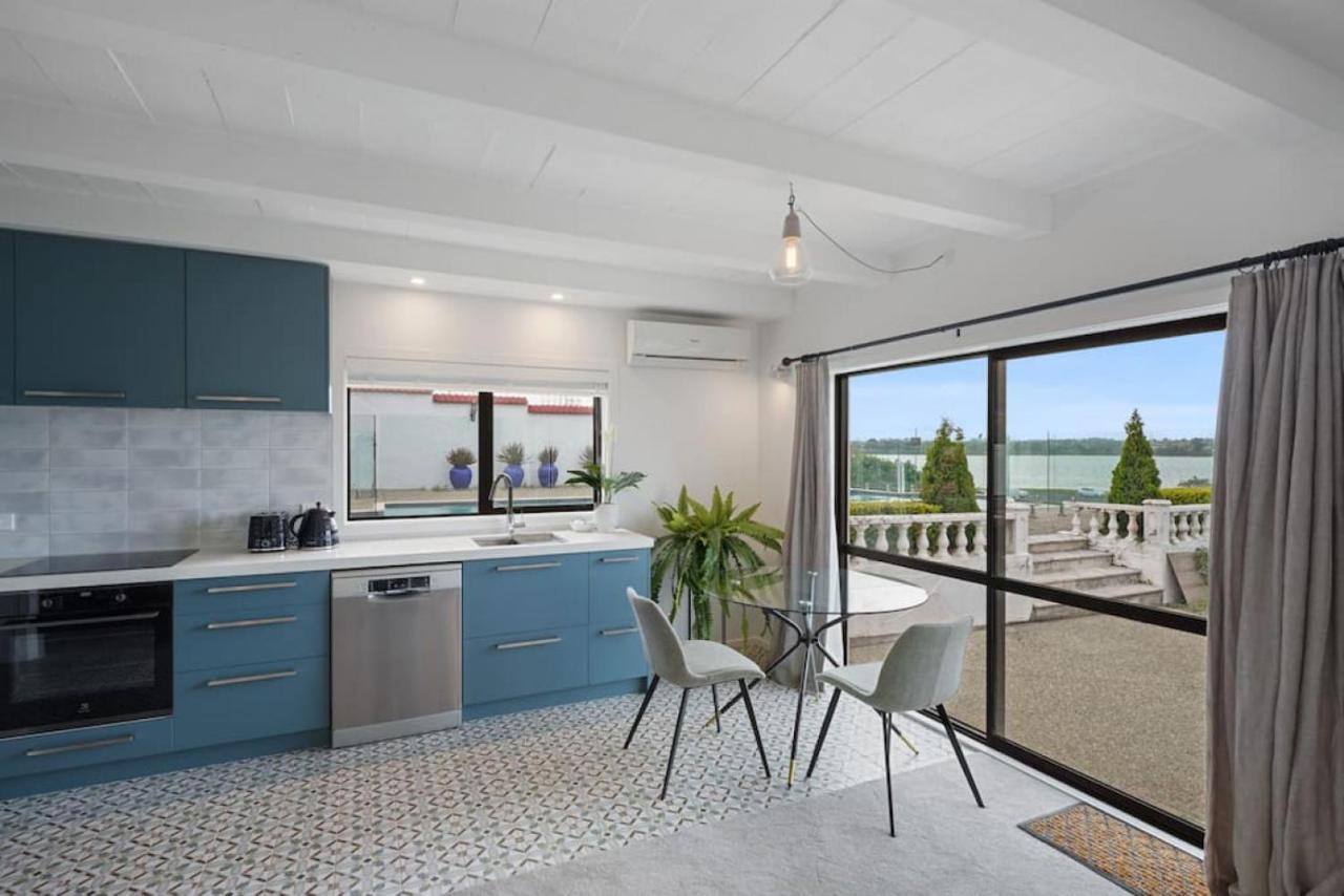 Magnificent Beachfront Mansion - Pool - Fireplace Auckland Zewnętrze zdjęcie