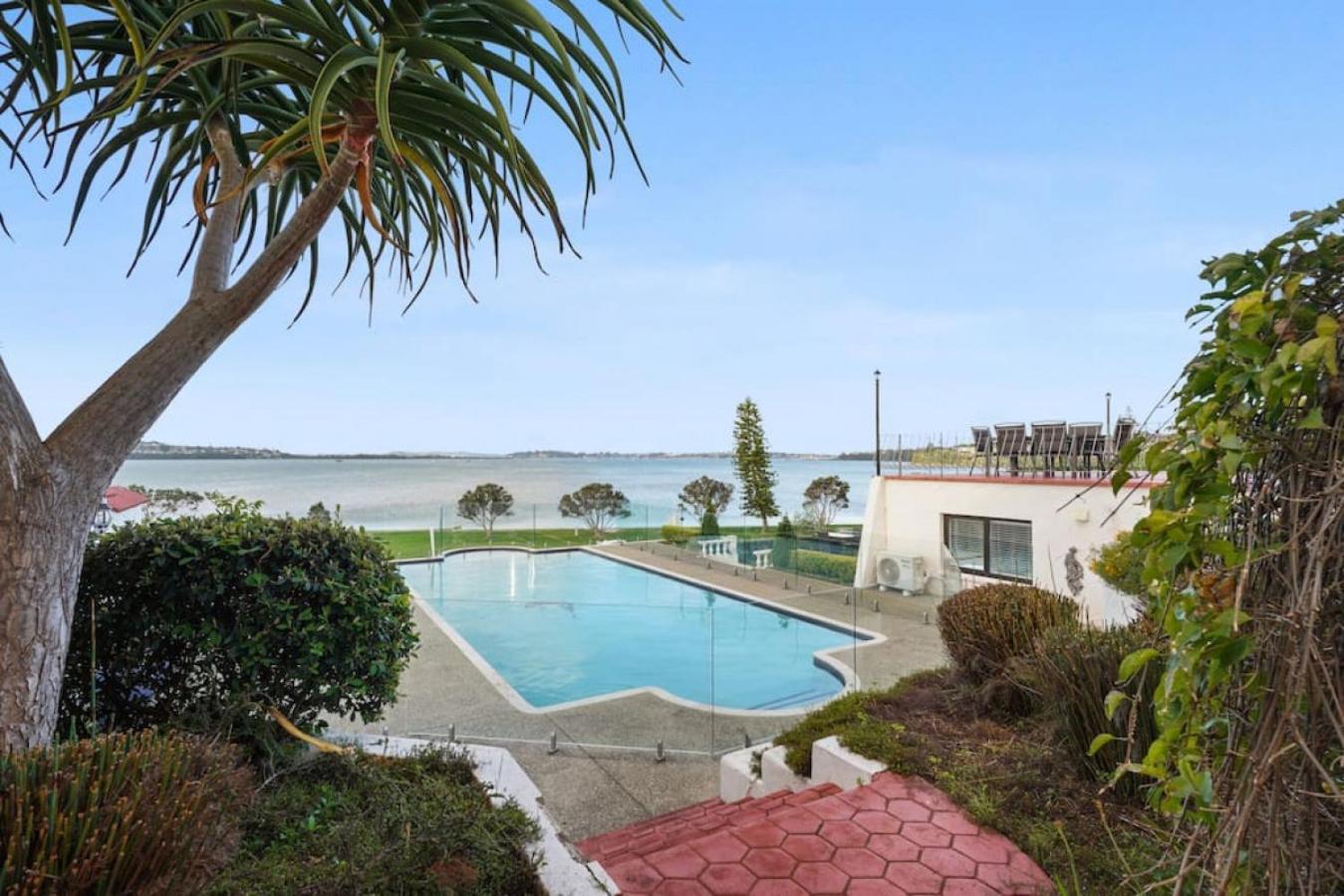Magnificent Beachfront Mansion - Pool - Fireplace Auckland Zewnętrze zdjęcie