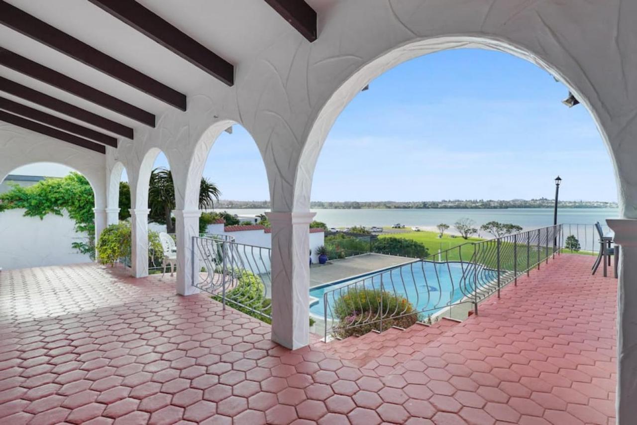 Magnificent Beachfront Mansion - Pool - Fireplace Auckland Zewnętrze zdjęcie
